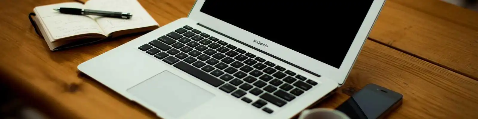 三大指数探底回升翻红，福建股与算力硬件强势领跑