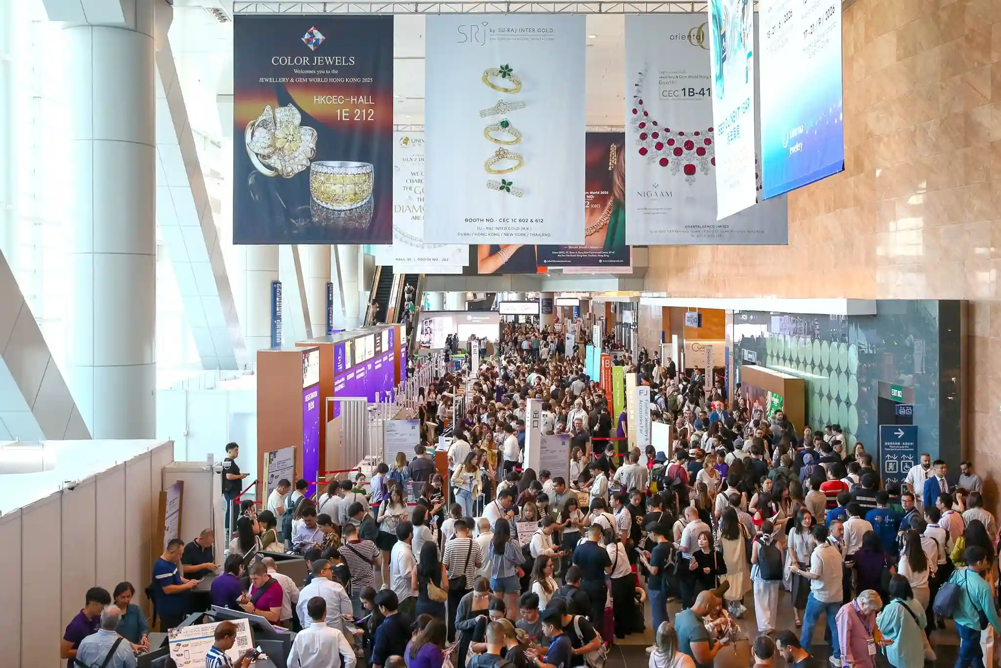 黄金新丝路:中国金名片闪耀世界