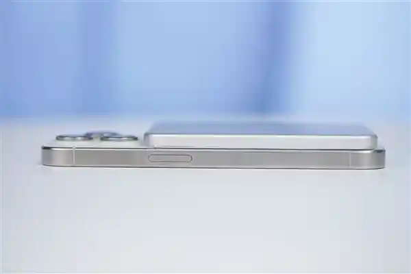 小米299元金沙江磁吸充电宝遭疯抢，闲鱼秒变400+！