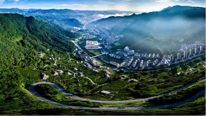 云上茶香飘全国 五峰亮相《300秒看家乡》