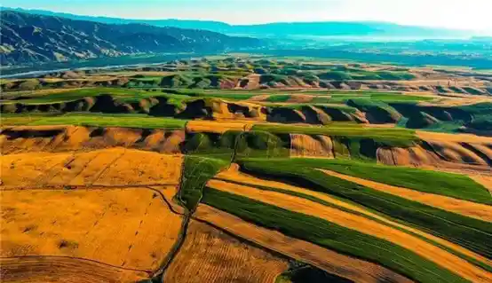 八卦城现世 喀拉峻惊艳亮相《300秒看家乡》