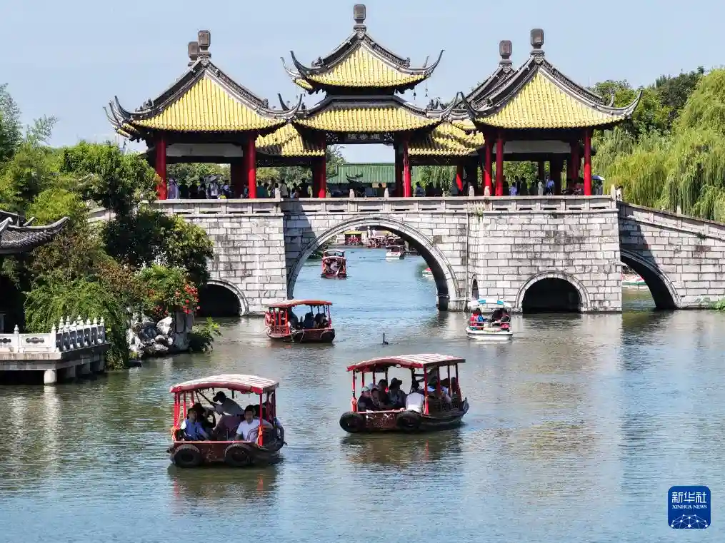 暑期热浪中的旅行新势力