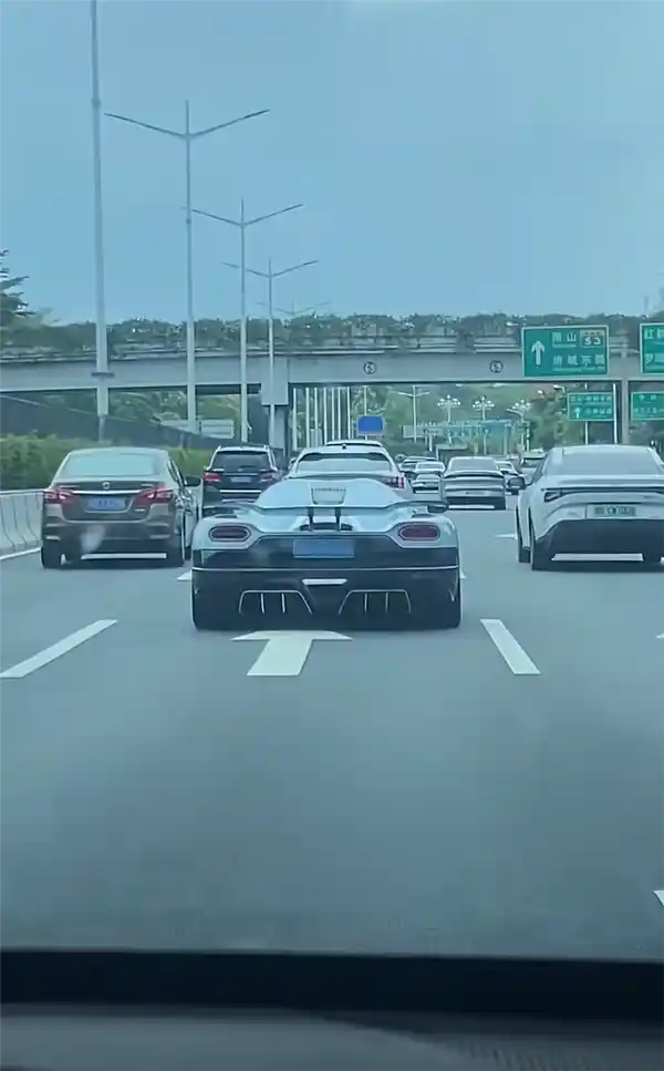 豪车遇驾，导航误提醒？高德地图：纯属误会