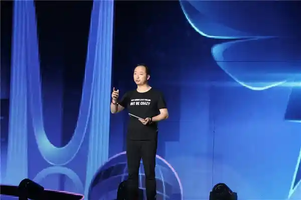 钉钉CEO深夜突袭查岗，员工：99%离职都因他