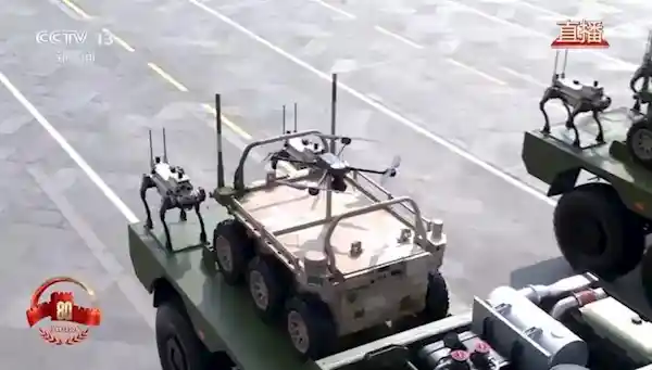 机器狼突袭战场！中国无人作战新纪元开启
