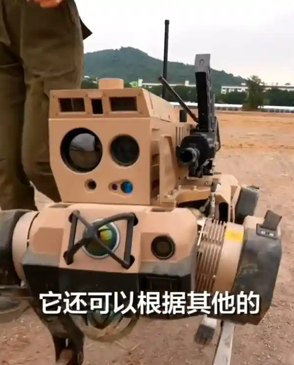 机器狼突袭战场！中国无人作战新纪元开启