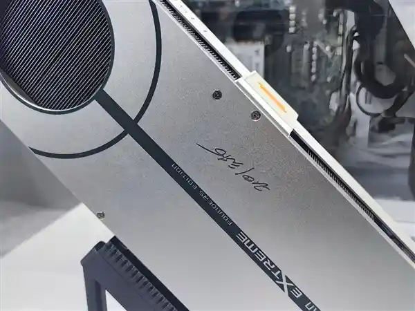 国产显卡首秀《赛博朋克2077》：流畅到让人惊叹！