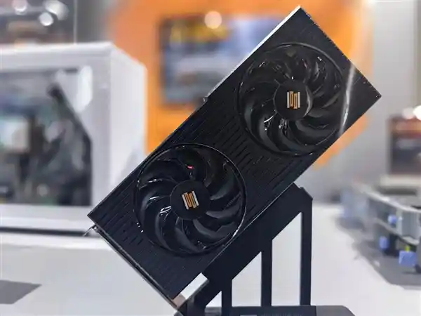 国产显卡首秀《赛博朋克2077》：流畅到让人惊叹！