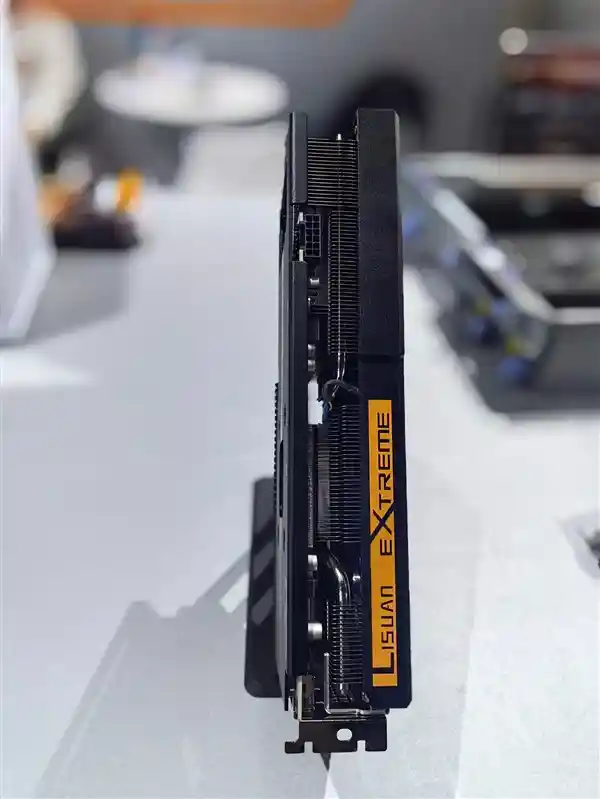 国产显卡首秀《赛博朋克2077》：流畅到让人惊叹！