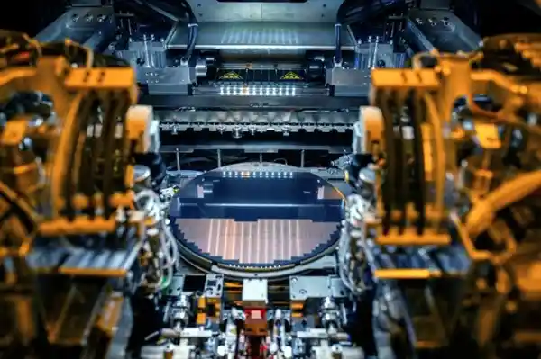 Intel携手NVIDIA！首款集成显卡的Intel处理器震撼发布